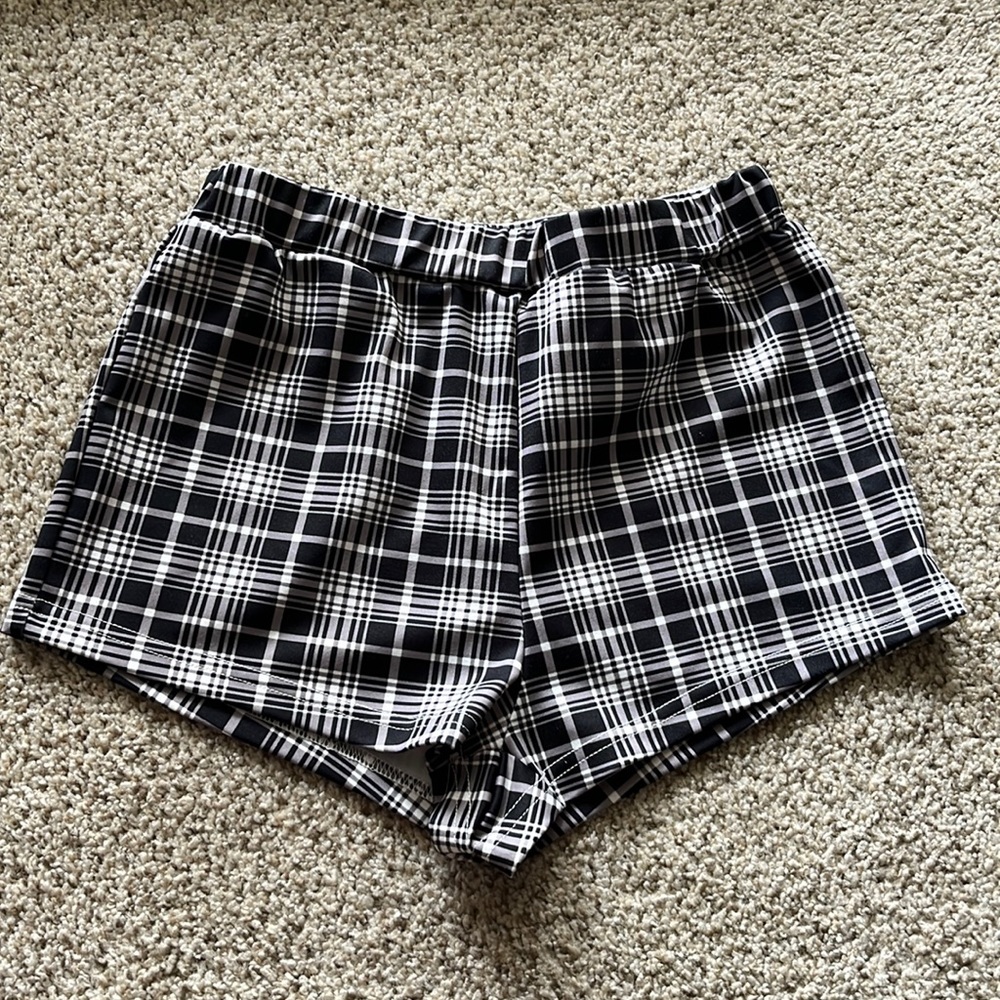 plaid shorts